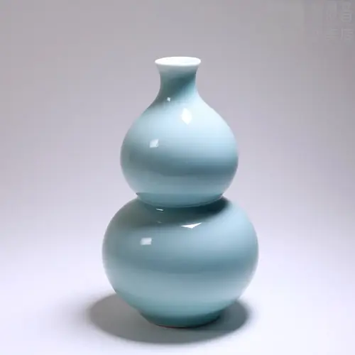 “Fortune, Prosperity and Longevity” Gourd-Shaped Treasure Vase 16cm (Pale Blue)